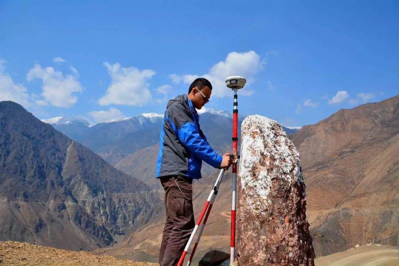 �y�L�Y�|�k����Ҋ���}